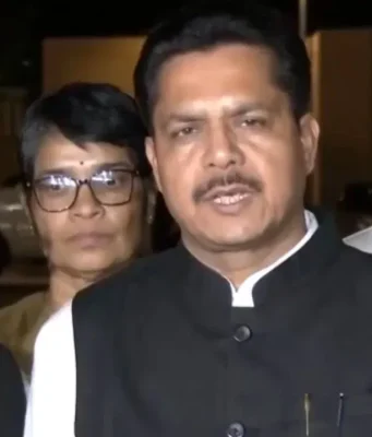 BMC च्या इतिहासात पहिल्यांदाच घडलं! नाराजी थोपवण्यासाठी किशोरी पेडणेकरांचा ‘बळी’?, ठाकरेंच्या शिवसेनेत चाललंय काय?