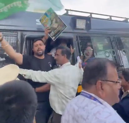 Kalyan : कल्याणमध्ये अनधिकृत होर्डिंग्जचा सुळसुळाट; महापालिकेच्या महसुलाला मोठा फटका