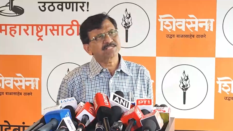 संजय राऊत यांनी केंद्रीय शिक्षण मंत्री धर्मेंद्र प्रधान यांच्या राजीनाम्याची मागणी केली.