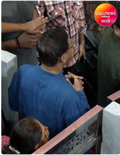 माजी सरन्यायाधीश बी. आर. गवईंचे लालबागच्या राजाचे दर्शन